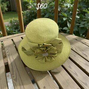Elegant Green Women's Hat